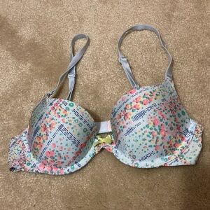 Victoria’s Secret floral bra